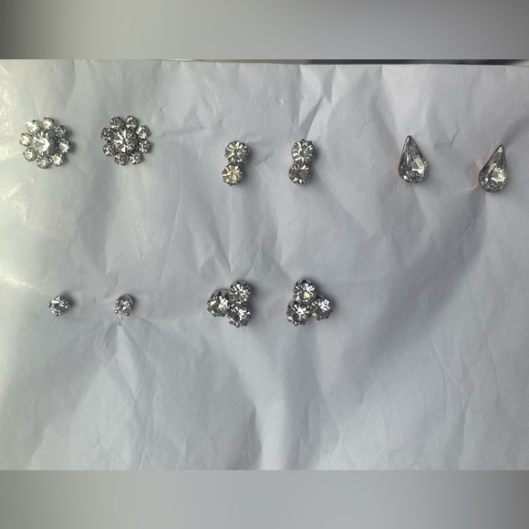 Jewelry - Vintage Crystal Earring Set Sparkle & Bling!